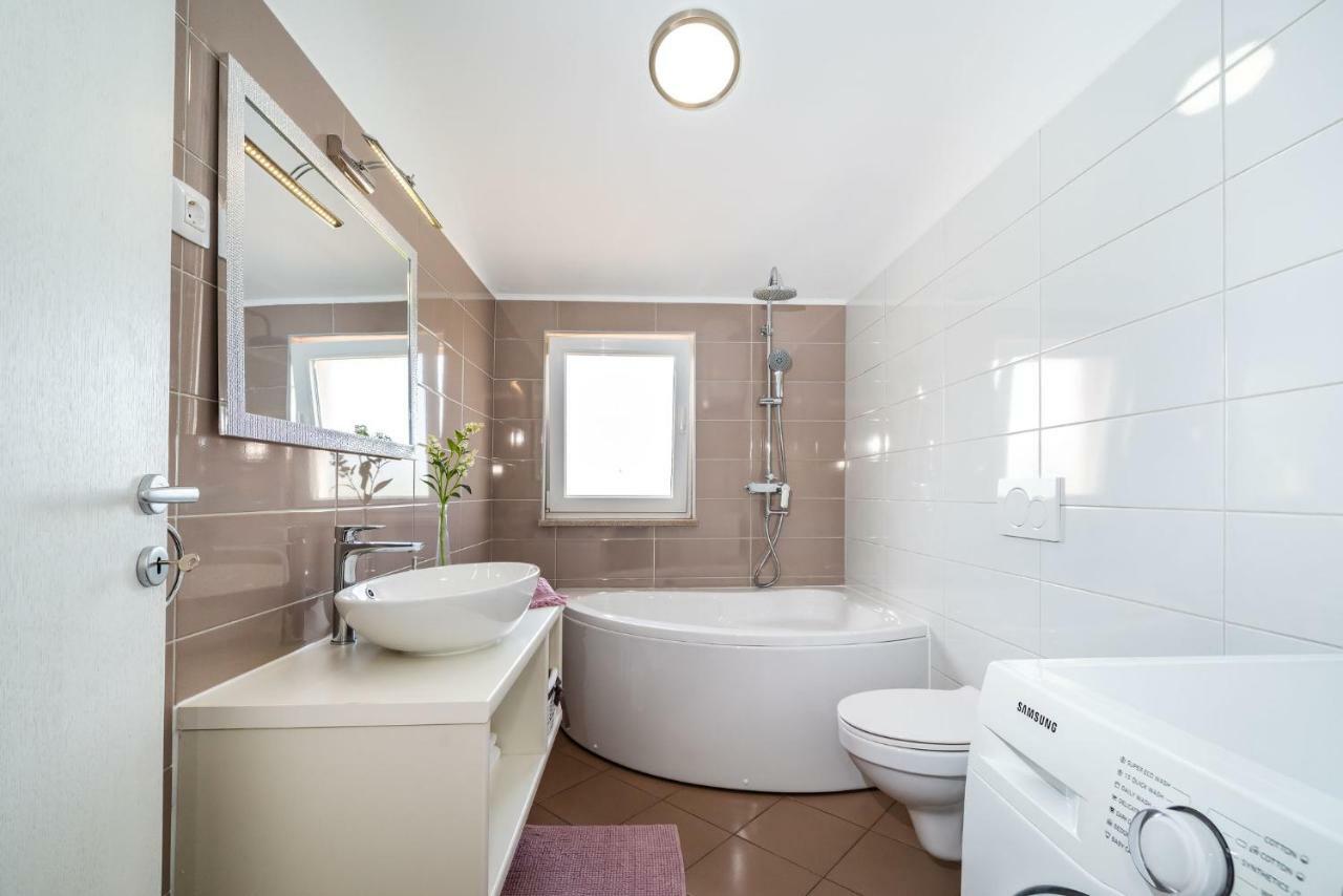 Apartman Zozzy Posedarje Exterior foto