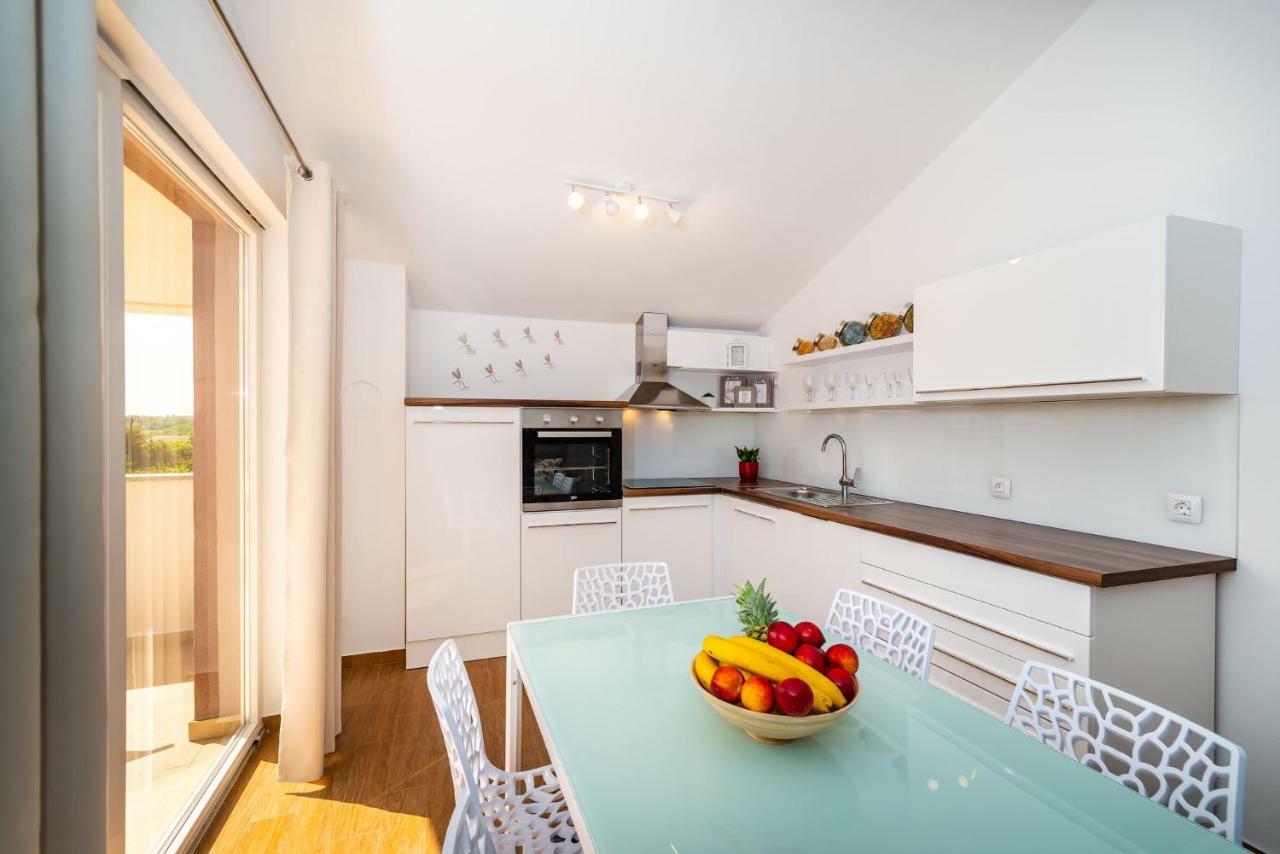Apartman Zozzy Posedarje Exterior foto